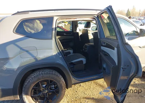 2024 Volkswagen Atlas 2.0T Peak Edition Sel from USA, damaged, VIN 1V2GR2CA6RC569563